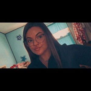 Meet You're Seller, Julia🌟